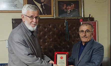 Emekli Din Görevlilerine Plaket Takdim Edildi
