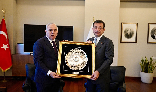 İmamoğlu, Fatih Belediye Başkanı Turan'ı Tebrik Etti: İstanbul'a Hizmet İş Birliği