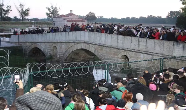 Kakava'da Dilekler Tunca Nehri'ne Bırakıldı