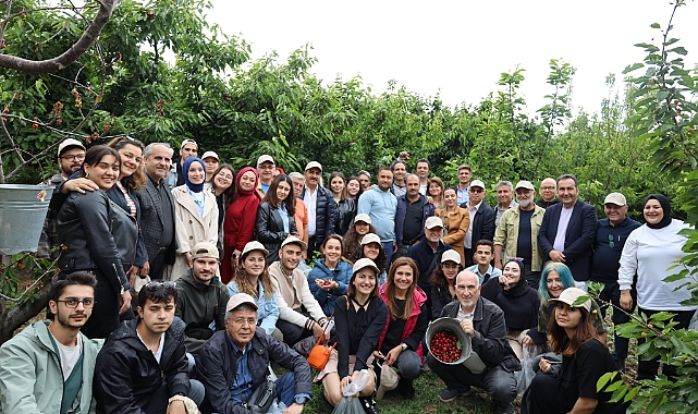 Kiraz hasat şenliğine gençler enerji kattı