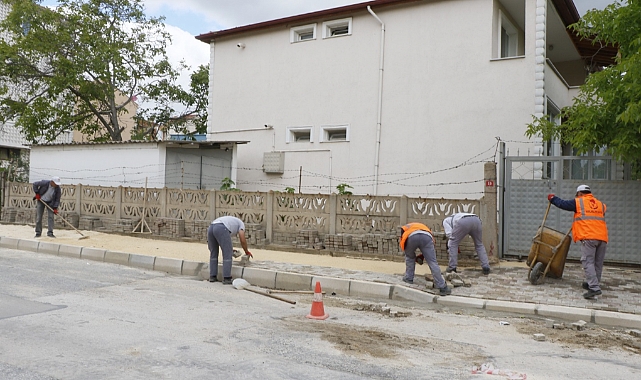 Kırklareli Belediyesi, Şehirdeki Yol ve Kaldırım Çalışmalarını Sürdürüyor
