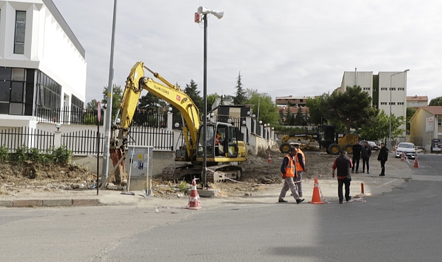Kırklareli Belediyesi Şehrin Eksikliklerini Gidermeye Devam Ediyor