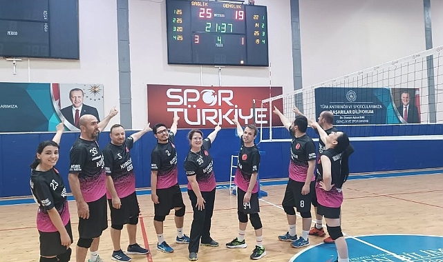Kırklareli İl Sağlık Müdürlüğü Voleybol Takımı Parlıyor