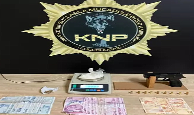 Polisi görünce araçtaki uyuşturucuları atan 3 şüpheli tutuklandı