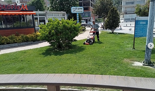 Sahil Caddesi ve Yeniçiftlik Mahallesinde Çevre Temizliği