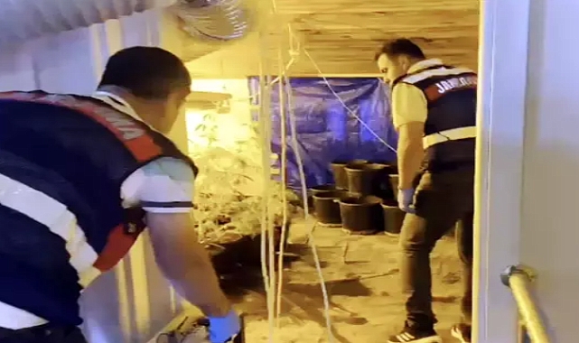 Yazlık evin çatısını iklimlendirme sistemli uyuşturucu imalathanesine çevirmiş