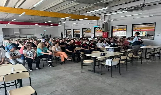 Jandarmadan, uyuşturucu ile mücadelede çalışan annelere bilgilendirme