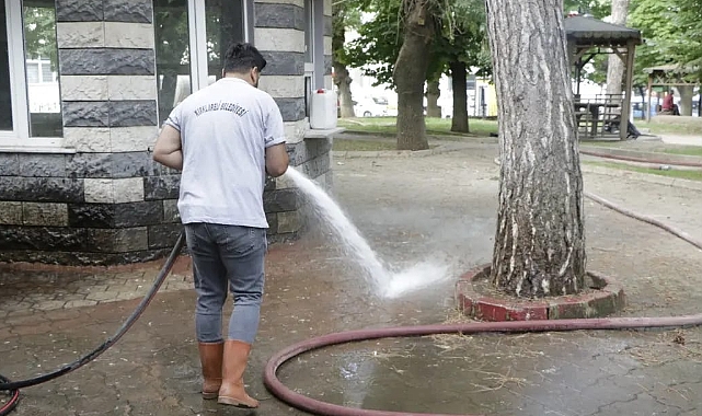Temizlik İşleri Müdürlüğü, Şehrin Her Noktasında Mesaisini Sürdürüyor