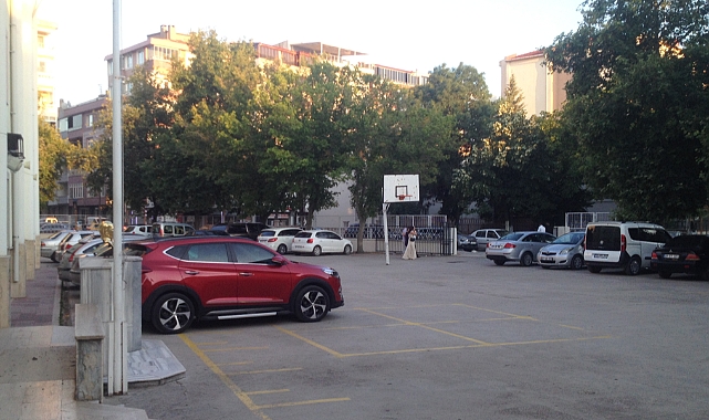 Çocuklara Yasak, Araçlara Serbest
