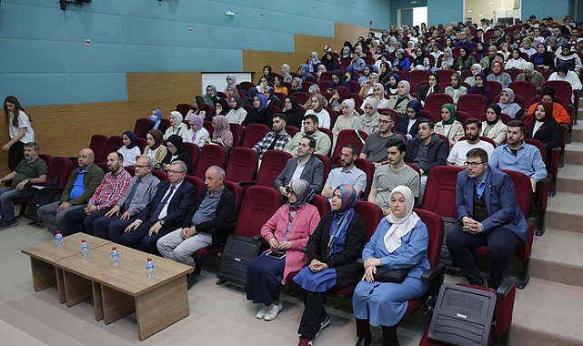 "MEVLANA'DA ALEM VE İNSAN" ADLI KONFERANS GERÇEKLEŞTİRİLDİ