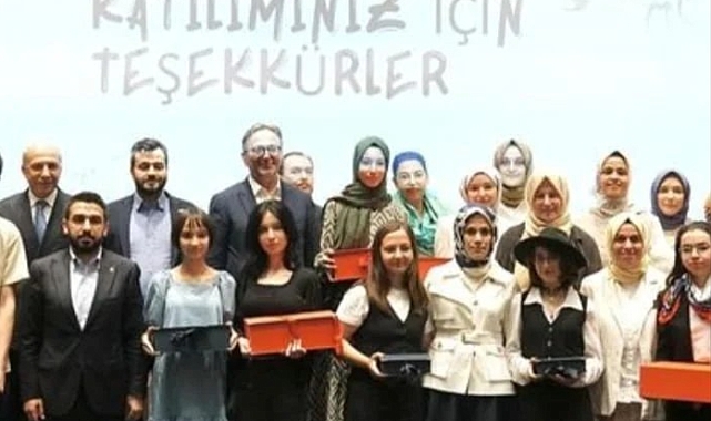 Resim Yarışmasında İkincilik