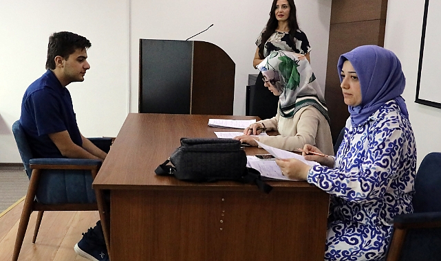 İSTİHDAM MASAMIZ İŞVEREN İLE İŞ ARAYANLARI BULUŞTURMAYA DEVAM EDİYOR