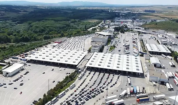 Kapıkule'de bir yanda sevinç, bir yanda hüzün