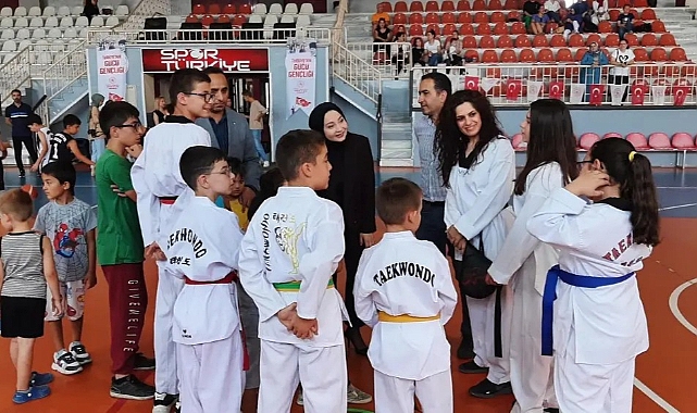 SPOR KURSLARINI ZİYARET ETTİ