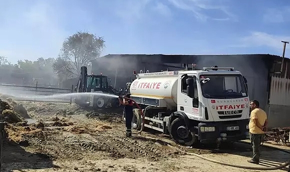 KEŞAN TİCARET BORSASI BAŞKANI KAYMAZ'A AİT AHIR YANDI, 35 BÜYÜKBAŞ ÖLDÜ