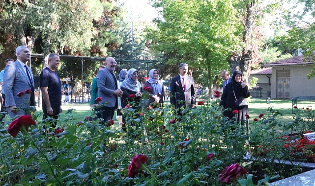 15 TEMMUZ ŞEHİTLERİNİ ANDILAR