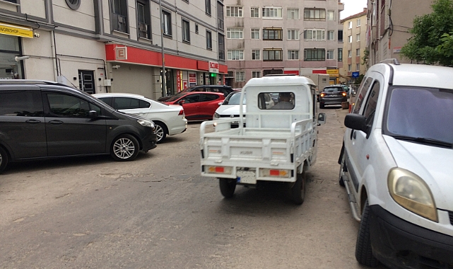 KIRKLARELİ AKALAR MAHALLESİ'NDEKİ SOKAK CAN GÜVENLİĞİNİ TEHDİT EDİYOR