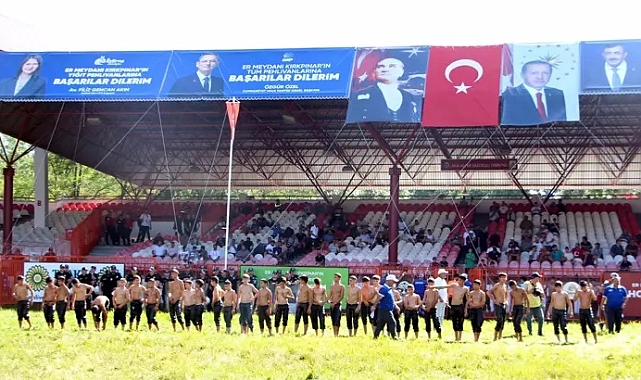 Kırkpınar Yağlı Güreşleri'nde, ikinci gün karşılaşmaları başladı