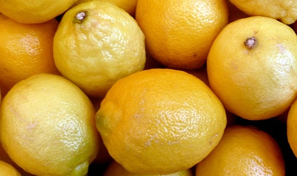 Limon Suyunu Kolayca Sıkmanın Yolu