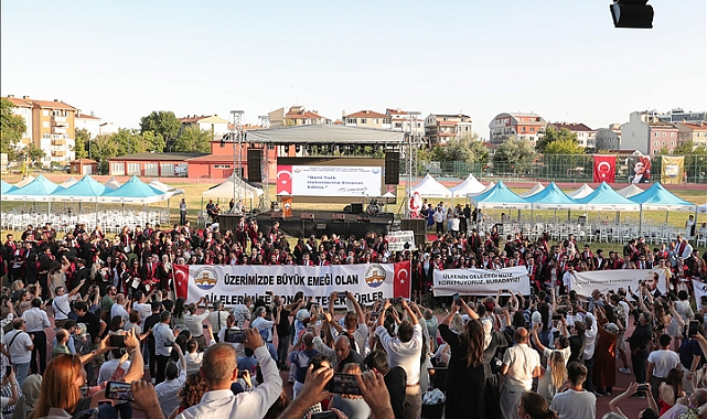 TIP FAKÜLTESİNDE MEZUNİYET COŞKUSU