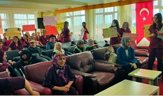 TRAKYA ÜNİVERSİTESİ TARAFINDAN HUZUREVİ SAKİNLERİNE YÖNELİK ÖNEMLİ BİR SOSYAL SORUMLULUK PROJESİ GERÇEKLEŞTİRİLDİ