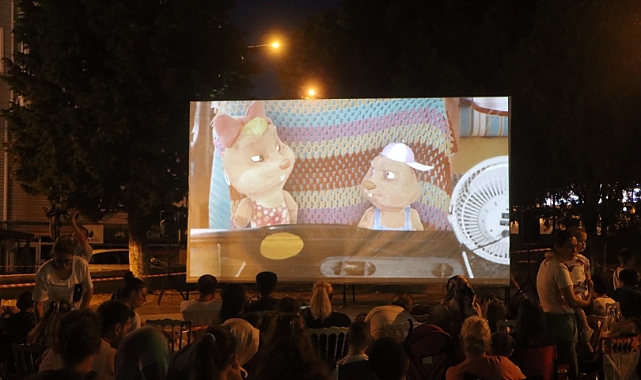 Vize Belediyesi Açık Hava Sinema Geceleri İlgi Gördü
