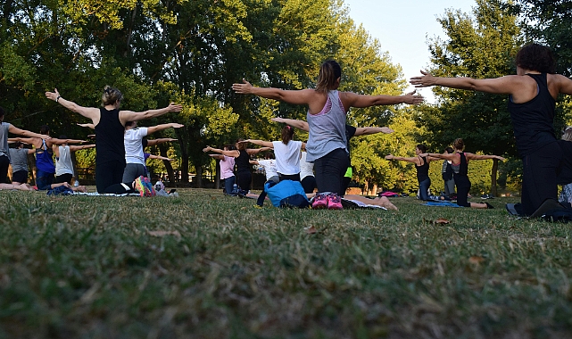 Yoga Yapmak: Zihninizi ve Bedeninizi Yeniden Keşfetmenin Yolu
