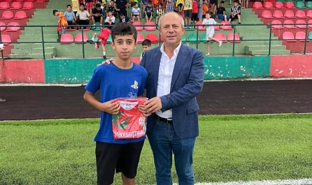 Büyükkarıştıran Belediyesi: Yaz Futbol Okulu ve Sporcu Desteği