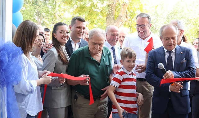 Büyükkarıştıran'da Yeni Bir İşletme Açıldı: Belediye Başkanı Ertuğrul Çamlıca Açılış Törenine Katıldı