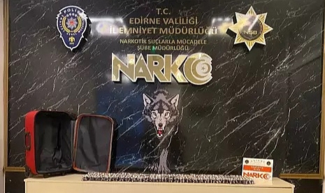 Edirne'de 9 bin 828 sentetik ecza hapı ve skunk ele geçirildi; 6 tutuklama
