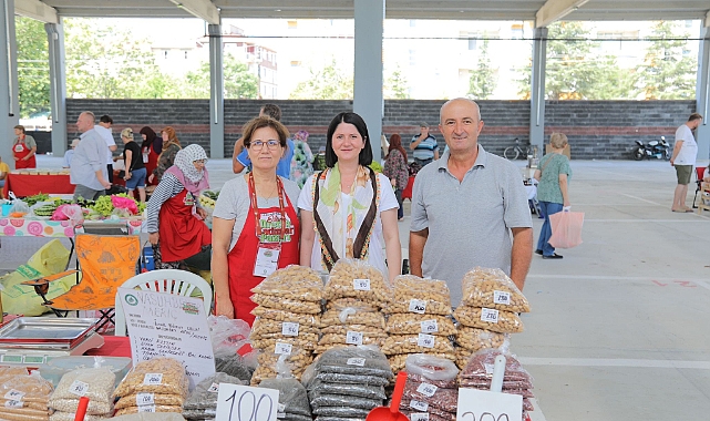EDİRNE’NİN İLK KADIN BELEDİYE BAŞKANI AV. FİLİZ GENCAN AKIN, ÜRETİCİ KADINLARI ZİYARET ETTİ