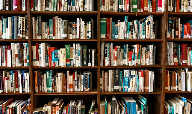 Kütüphanelerin Önemi ve Kitap Okumanın Faydaları
