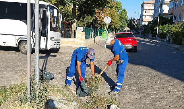 Lüleburgaz Belediyesi'nden Yağmur Suyu Olukları Temizlik Çalışmaları