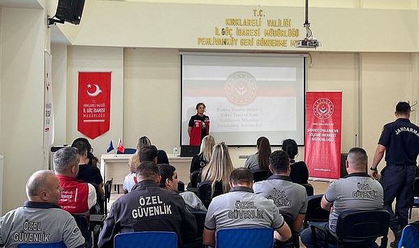 Pehlivanköy Geri Gönderme Merkezi Personeline Şiddetle Mücadele Eğitimi