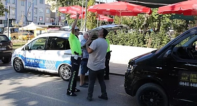 Sürücüler, dronla görüntülendiklerini görünce cezaya itirazdan vazgeçti