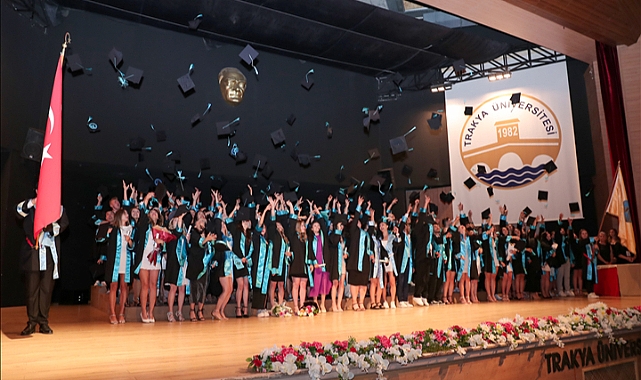 TRAKYA ÜNİVERSİTESİ 4438 MEZUNUNU GELECEĞE UĞURLADI