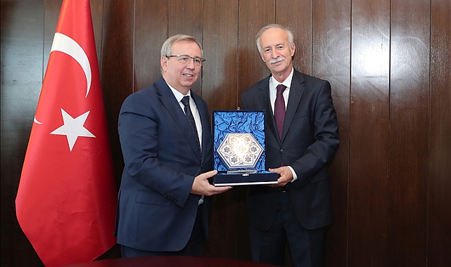 TRAKYA ÜNİVERSİTESİ REKTÖRÜ PROF. DR. MUSTAFA HATİPLER GÖREVE BAŞLADI