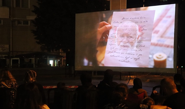 Vize Belediyesi'nden Açık Hava Sinema Geceleri Yoğun İlgi Görüyor