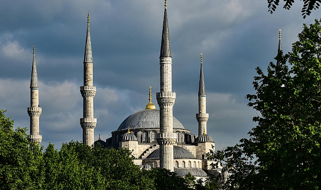 2024'ün En Kutsal Gecelerinden Biri: Mevlid Kandili