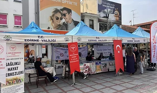 Edirne'de Halk Sağlığı Haftası'nda vatandaşlara sağlık taraması ve bilgilendirme