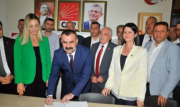 İYİ Parti'den istifa eden Uzunköprü Belediye Başkanı Martin, CHP'ye katıldı