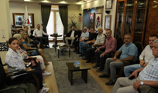 Mavi Bayraklı Mahallem