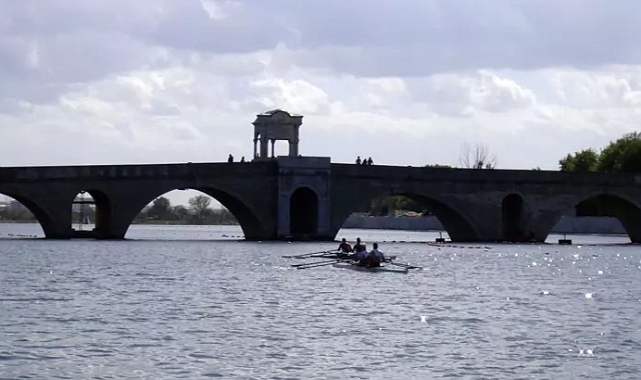 Meriç Nehri'nde Balkan Kürek Şampiyonası başladı