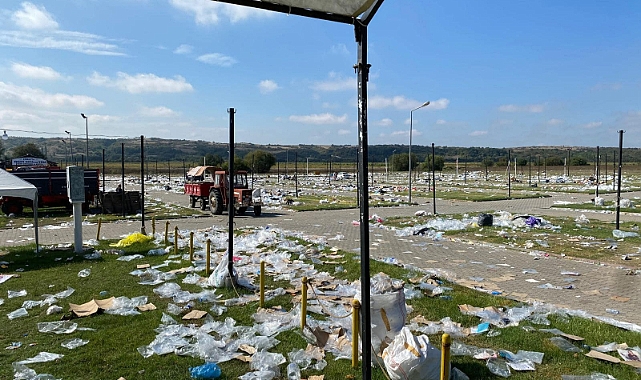 Pehlivanköy Belediyesi'nden Hızlı Temizlik Çalışması