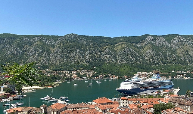 Sonbaharda Tatil Keyfi: Cruise Gemisiyle Denizin Tadını Çıkarın