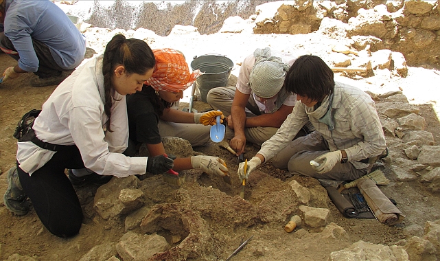 TRAKYA ÜNİVERSİTESİ ÖĞRENCİLERİ NİF DAĞI KAZILARINA KATILDI