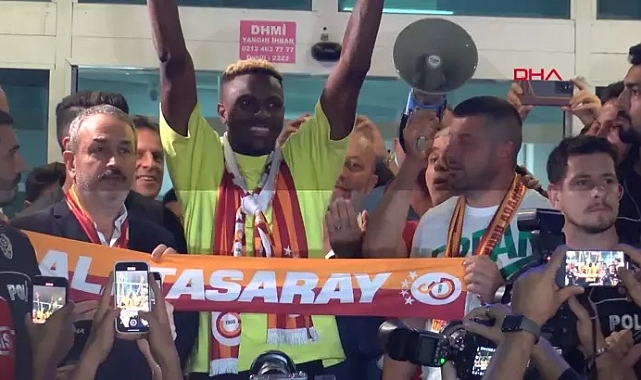Victor Osimhen, İstanbul'a geldi