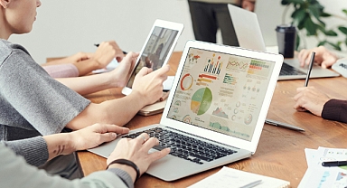 Yapay Zeka ve Ofis İşlerinin Geleceği: Verimliliği Artıran Dijital Dönüşüm