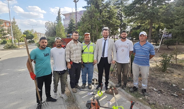 Yeşil Alanlarda İncelemelerde Bulundu