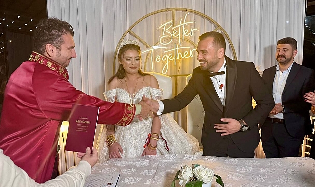 Babaeski'de Düğün Coşkusu: Zeynep ve Rahman'ın Nikahı Kıyıldı